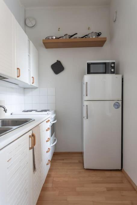 Kodikas Huoneisto Helsingin Keskustassa Apartman Helsinki Kültér fotó