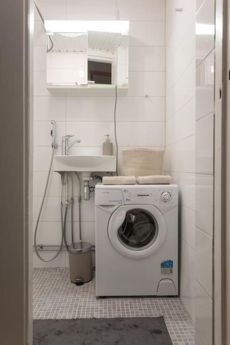 Kodikas Huoneisto Helsingin Keskustassa Apartman Helsinki Kültér fotó